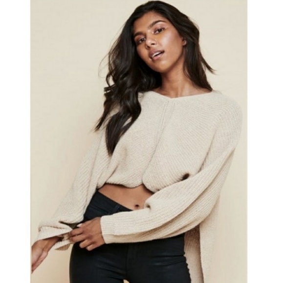 EARTHBOUND Sweaters - Earthbound Oatmeal High Low Crop Knit Sweater